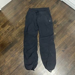 SUPER CUTE LULULEMON JOGGERS